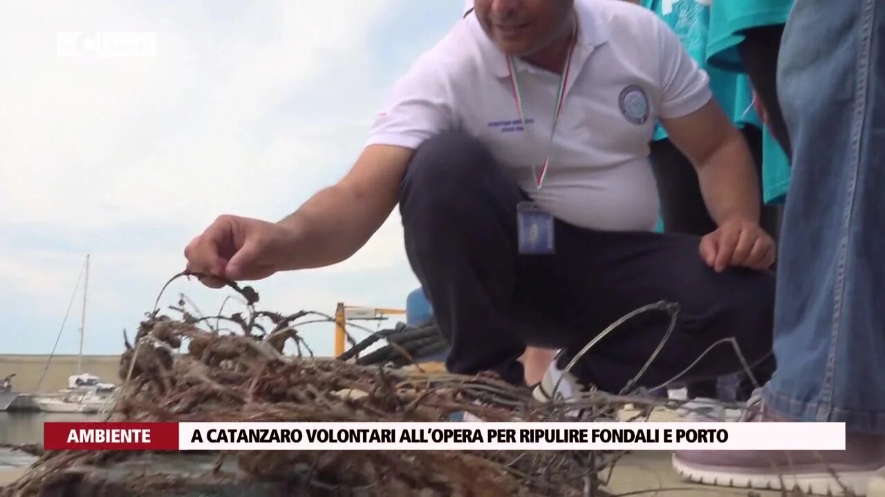 A Catanzaro volontari all’opera per ripulire fondali e porto