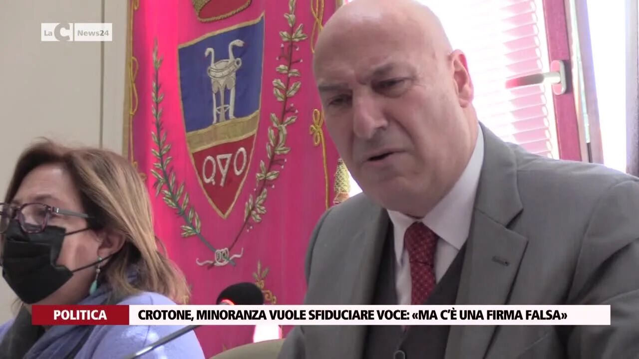 Crotone, minoranza vuole sfiduciare Voce: «Ma c’è una firma falsa»