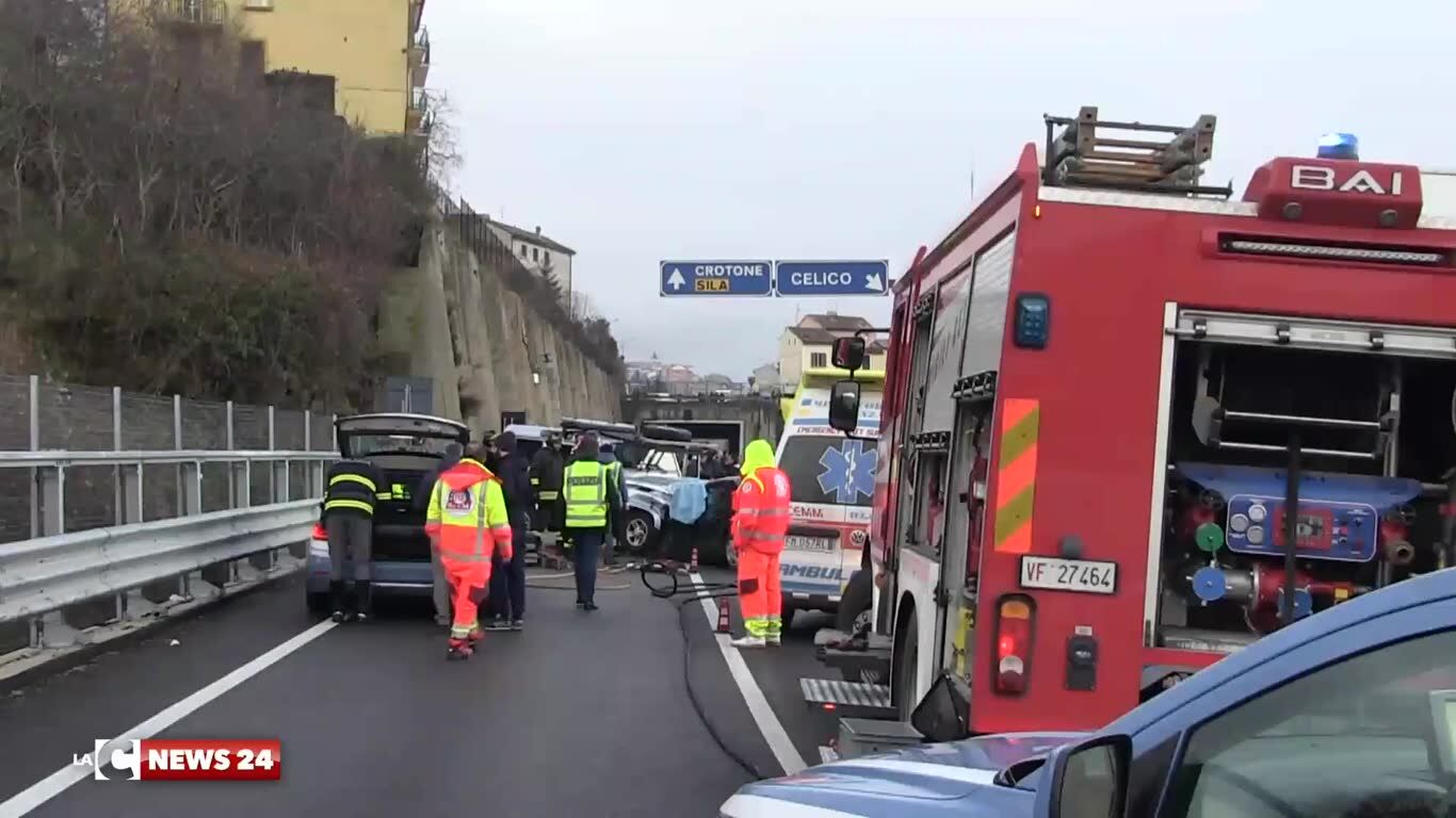 Incidente stradale Celico - Statale 107