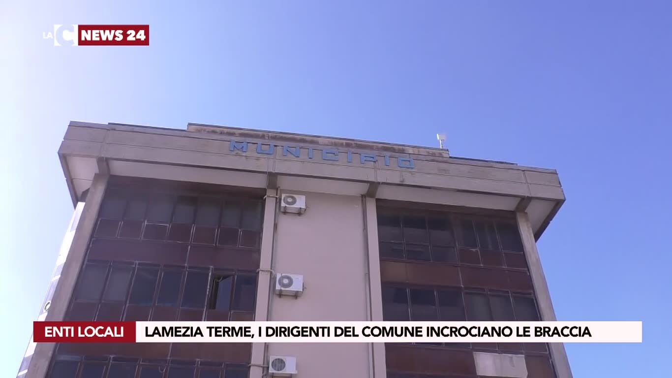 Lamezia Terme, i dirigenti del comune incrociano le braccia
