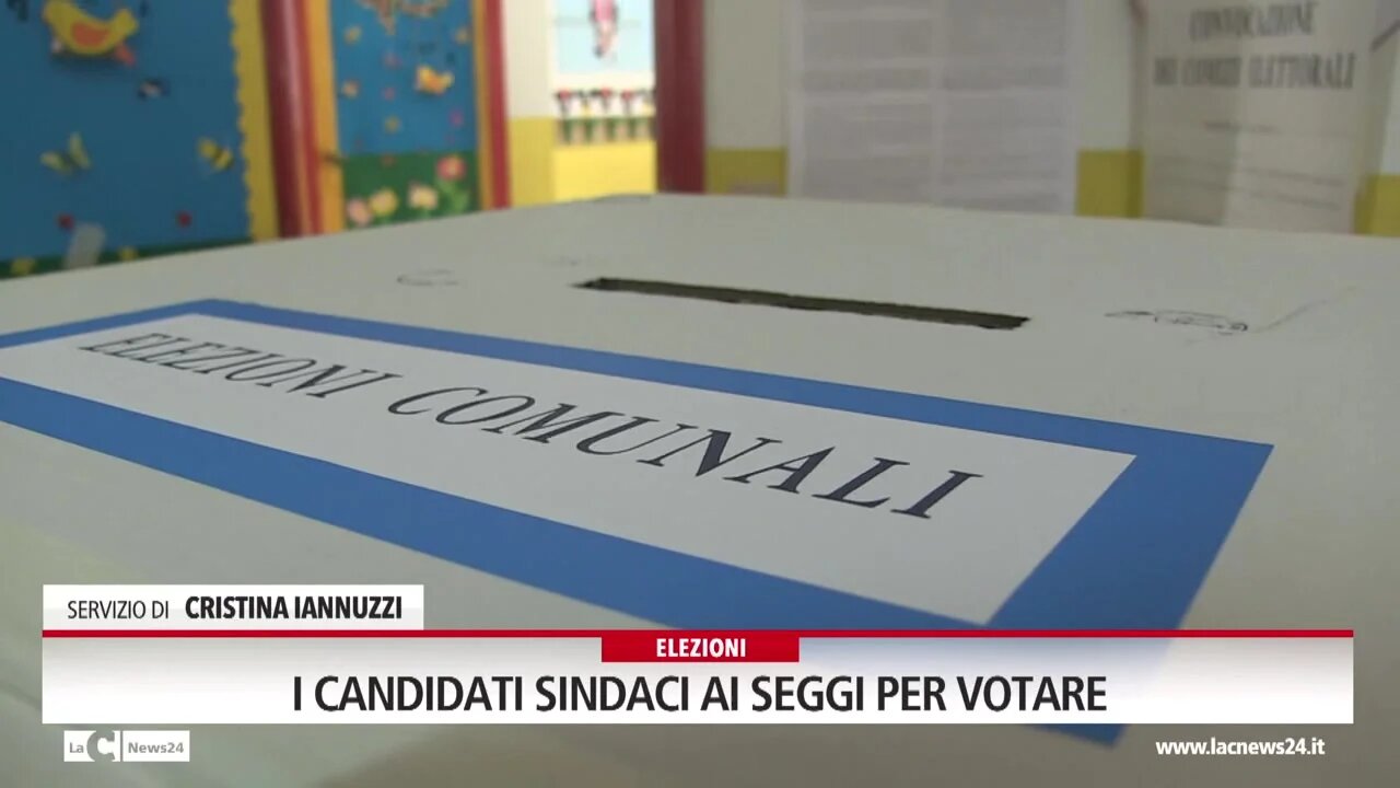 I candidati sindaci ai seggi per votare