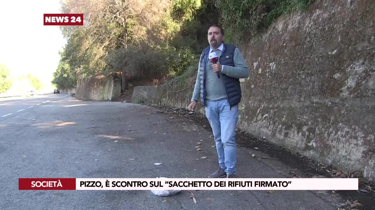 Pizzo, è scontro sul “sacchetto dei rifiuti firmato”