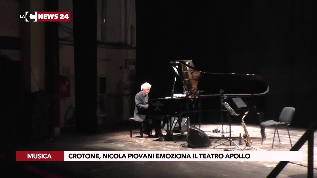 Crotone, Nicola Piovani emoziona il teatro Apollo nell’ultima serata del Festival dell’Aurora