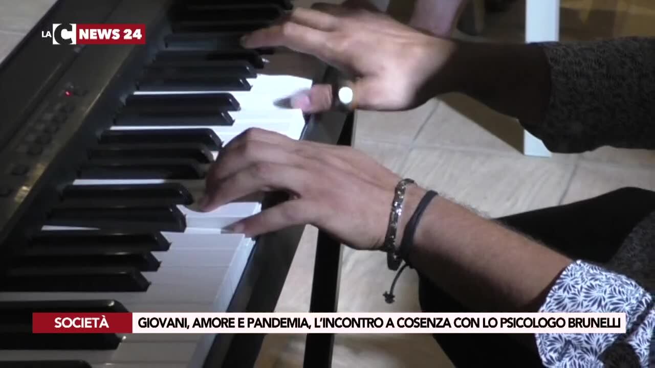 Giovani, amore e pandemia, l’incontro a Cosenza con lo psicologo Brunelli