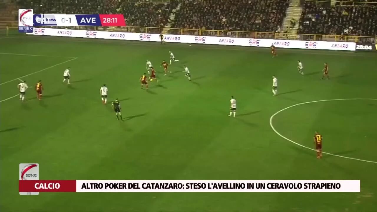 Altro poker del Catanzaro: steso l'Avellino in un Ceravolo strapieno