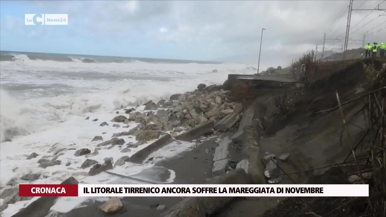 Il litorale tirrenico ancora soffre la mareggiata di novembre