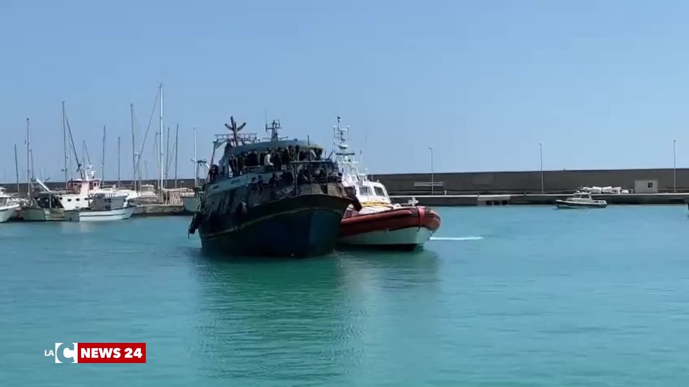 Sbarco migranti a Roccella Jonica
