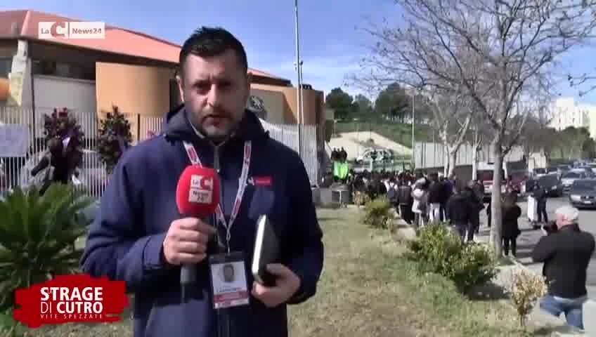 Speciale Strage di Cutro, decine di morti nel naufragio chiedono giustizia