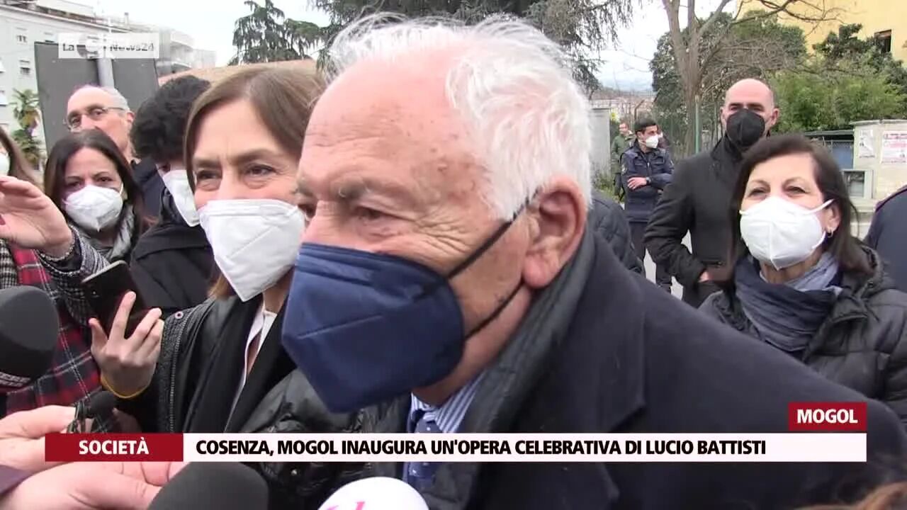 Cosenza, Mogol inaugura un'opera celebrativa di Lucio Battisti