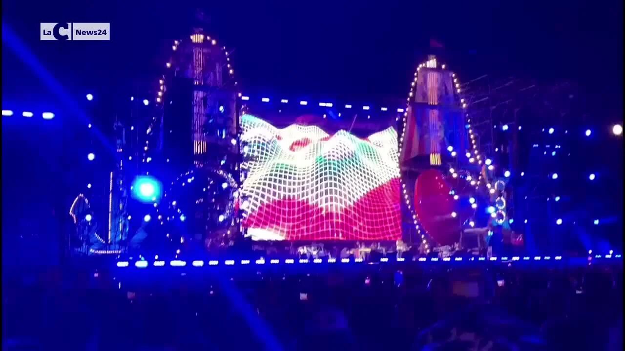 L'omaggio di Jovanotti e Gianni Morandi a Piero Angela