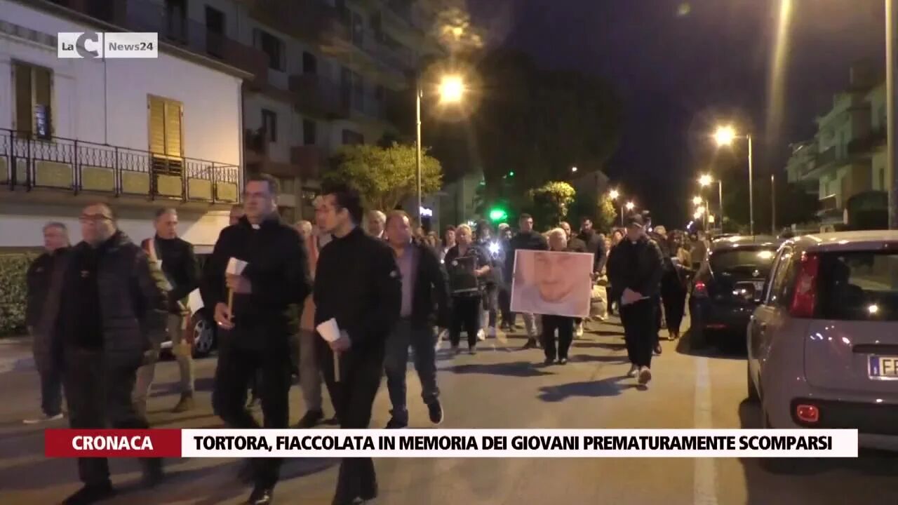 Tortora, fiaccolata in memoria dei giovani prematuramente scomparsi