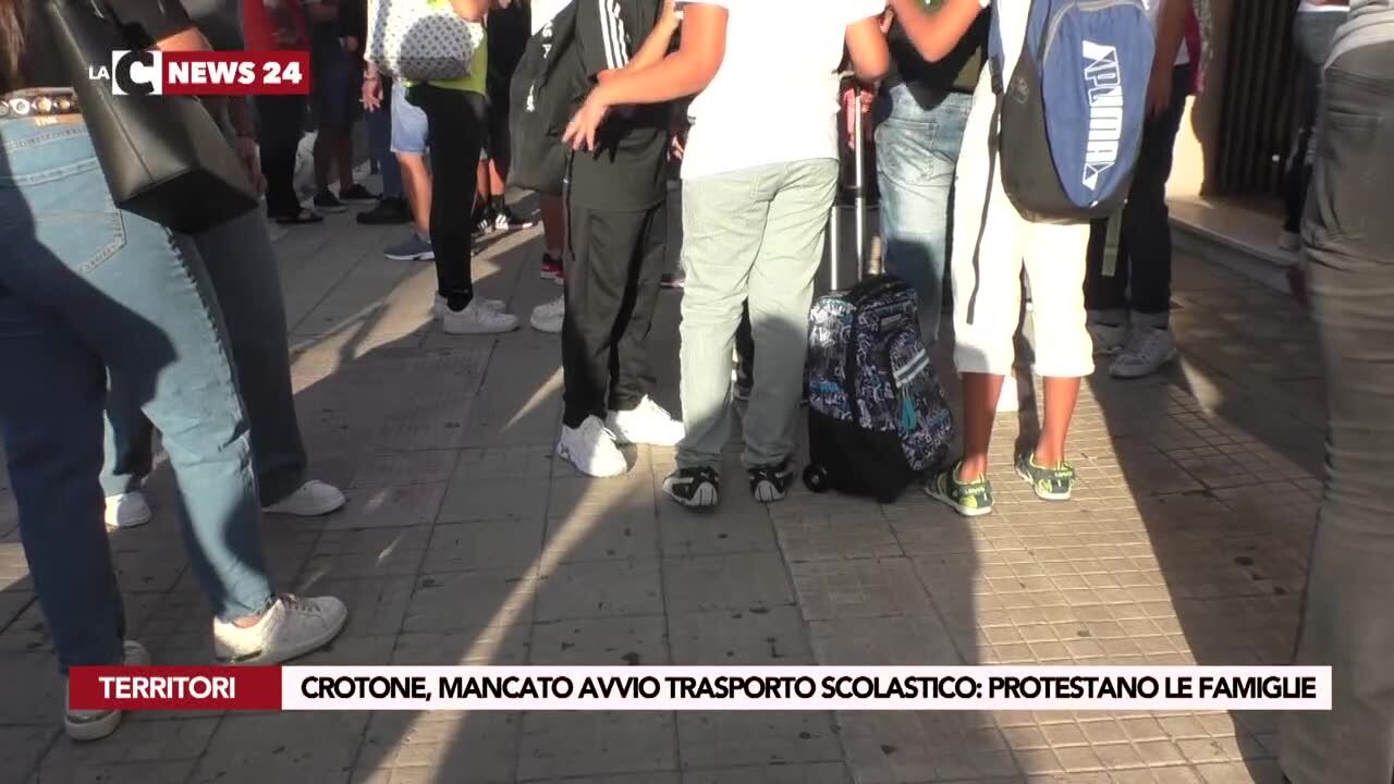 Crotone, mancato avvio trasporto scolastico: protestano le famiglie
