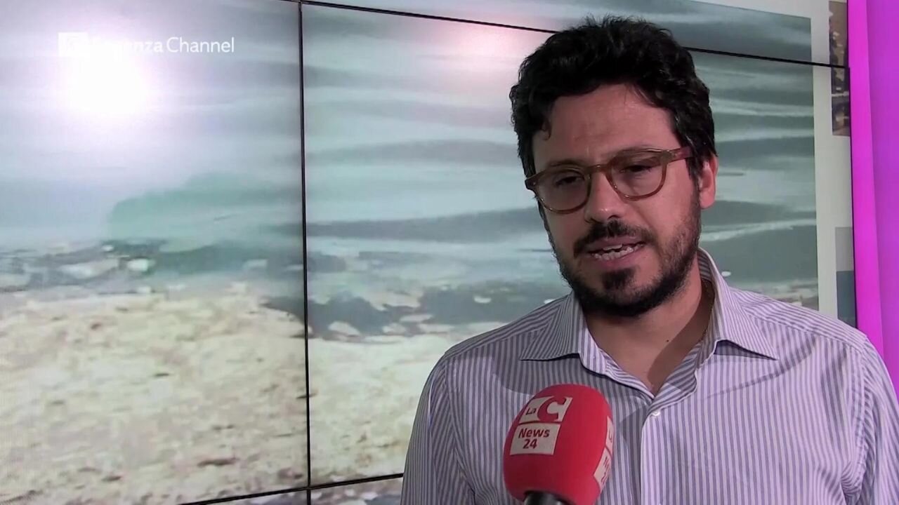 Mare sporco, una scia attraversa il tirreno cosentino e inchioda i sindaci alle proprie responsabilità | VIDEO