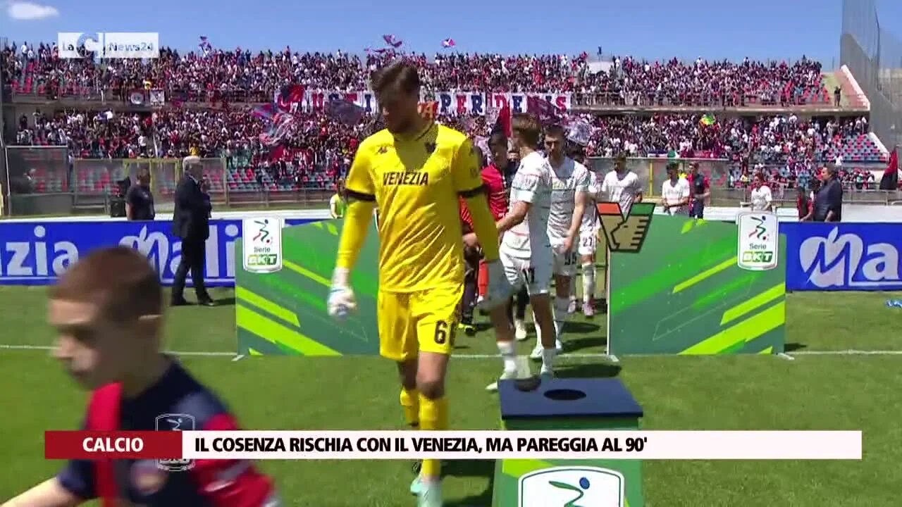 Il Cosenza rischia con il Venezia, ma pareggia al 90'