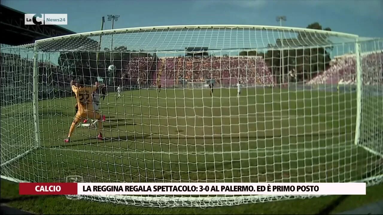 La Reggina regala spettacolo: 3-0 al Palermo. Ed è primo posto