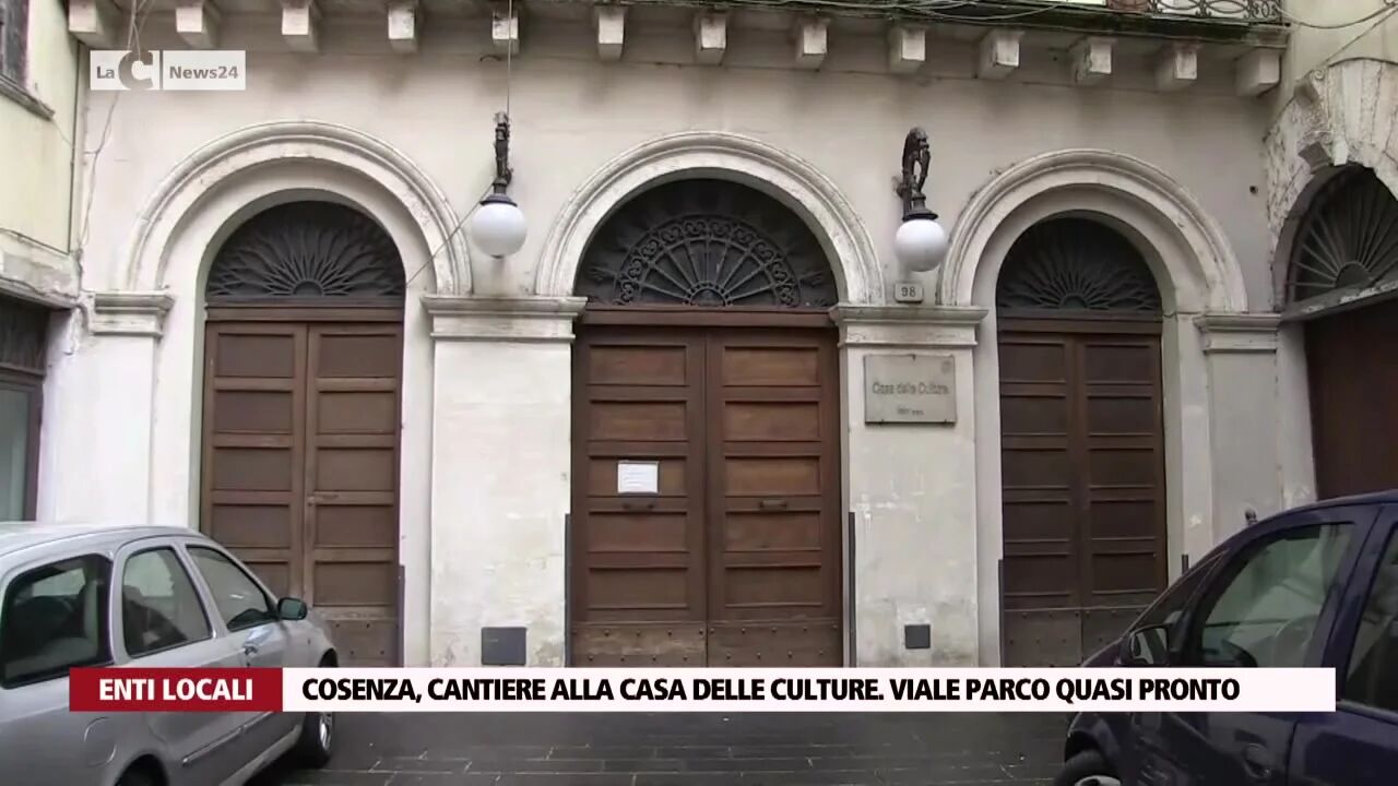 Cosenza, cantiere alla Casa delle Culture. Viale Parco quasi pronto