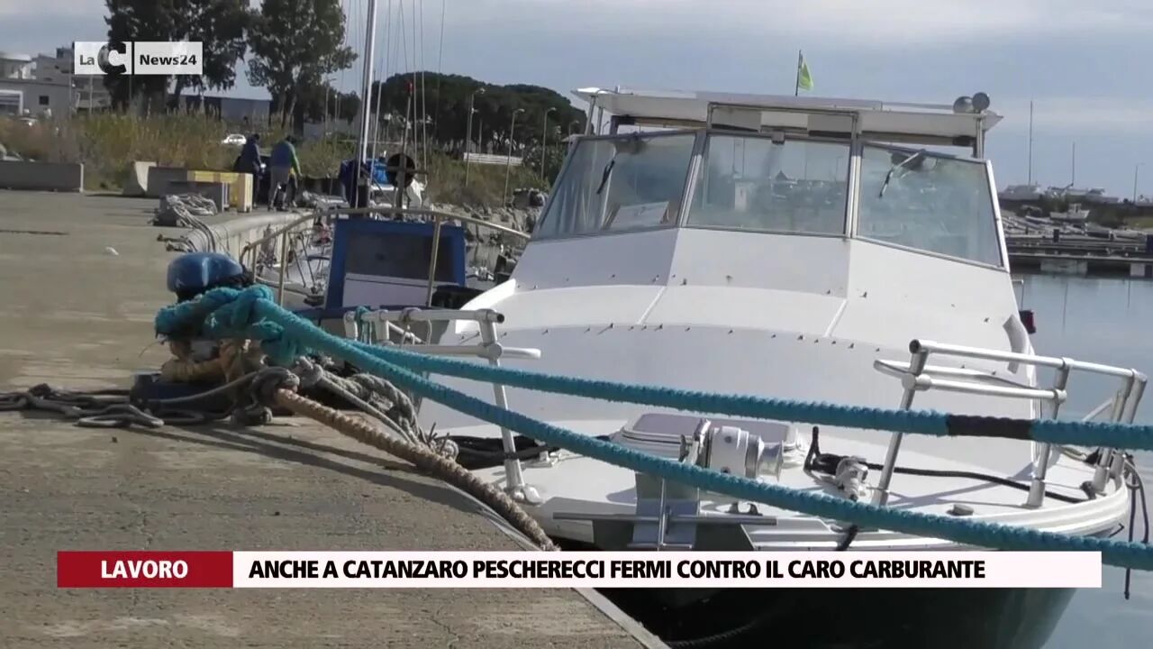 Anche a Catanzaro pescherecci fermi contro il caro carburante