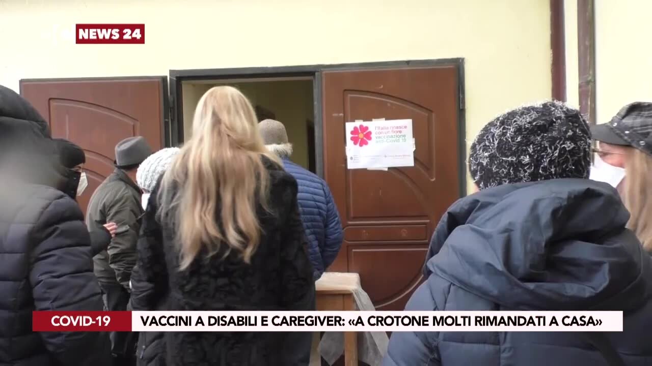 Vaccini Covid a disabili e caregiver, caos a Crotone: «Molti vengono rimandati a casa»