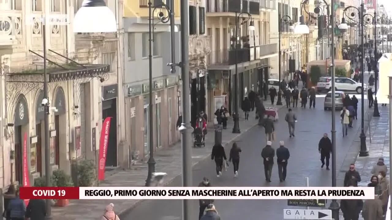 Reggio, primo giorno senza mascherine all’aperto ma resta la prudenza