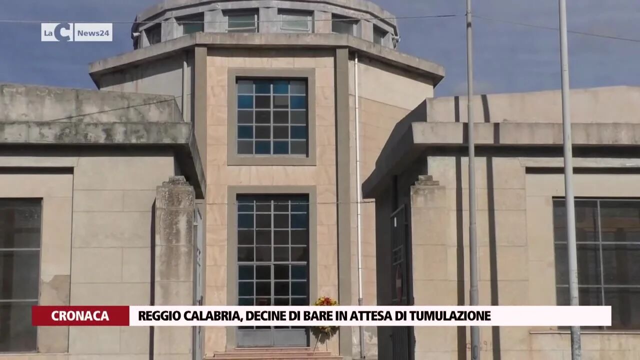 Reggio Calabria, decine di bare in attesa di tumulazione