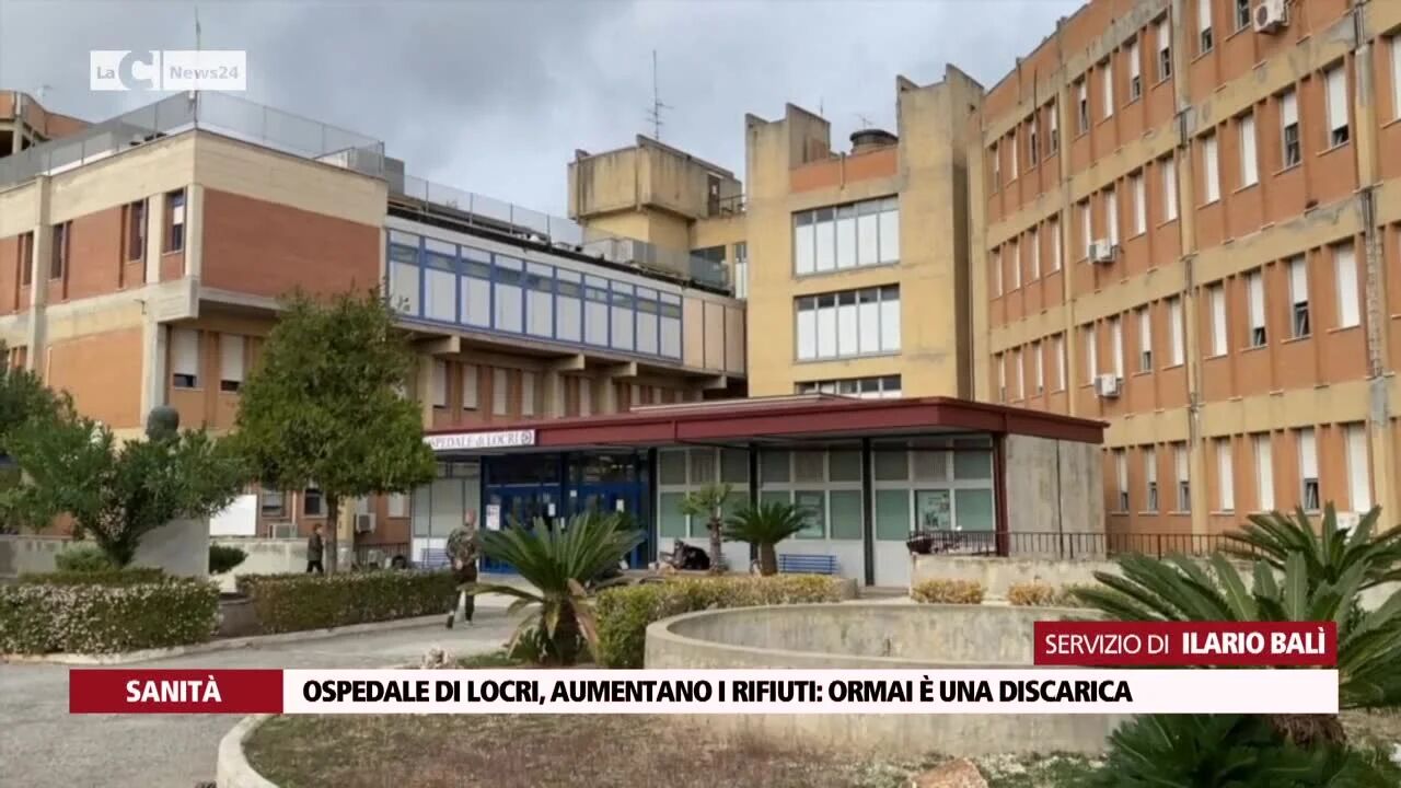 Ospedale di Locri, aumentano i rifiuti: ormai è una discarica