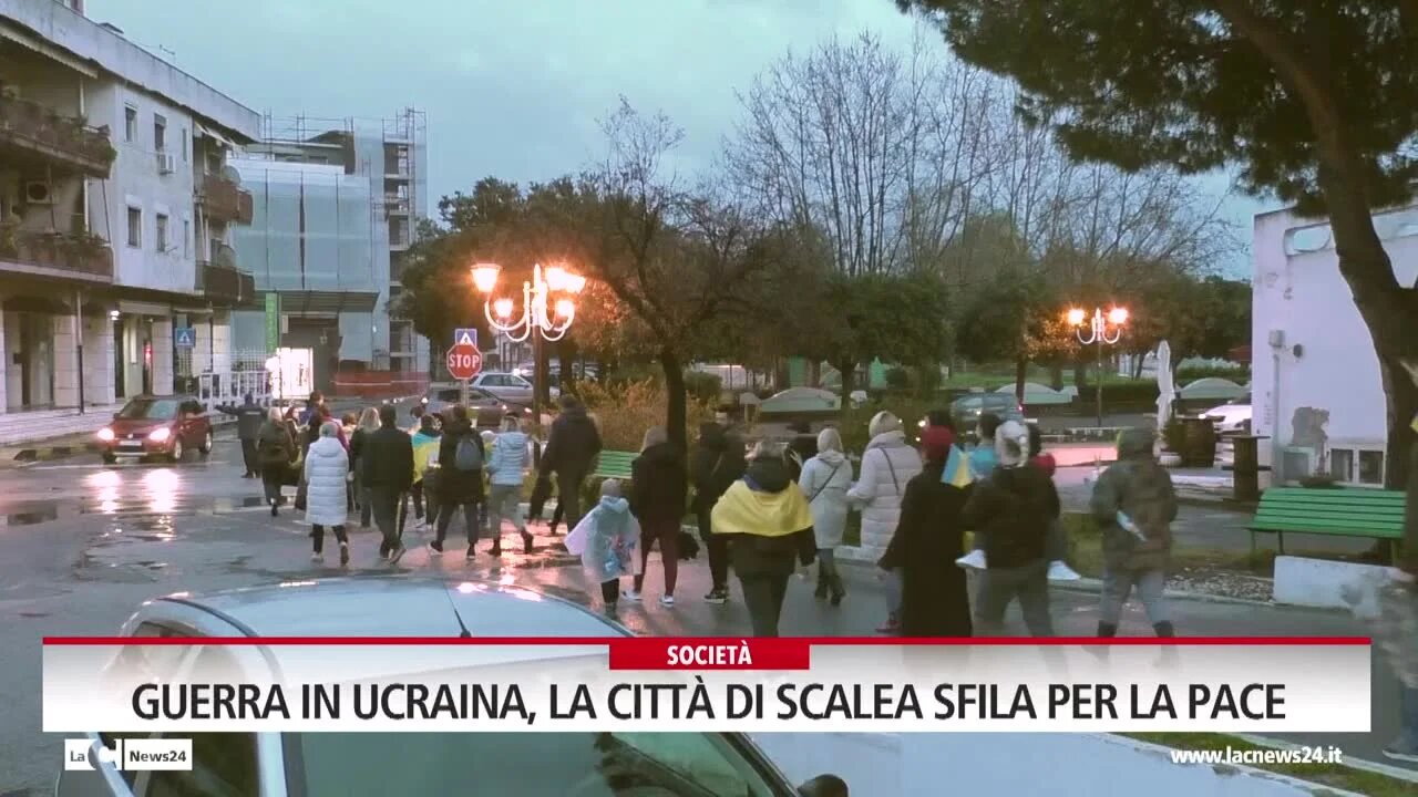 Guerra in Ucraina, la città di Scalea sfila per la pace