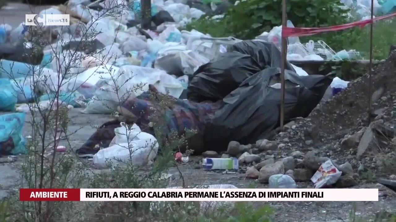 Rifiuti, a Reggio Calabria permane l’assenza di impianti finali