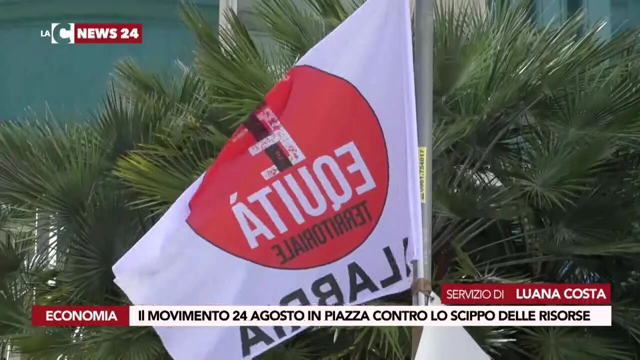 Il movimento 24 Agosto in piazza contro lo scippo delle risorse