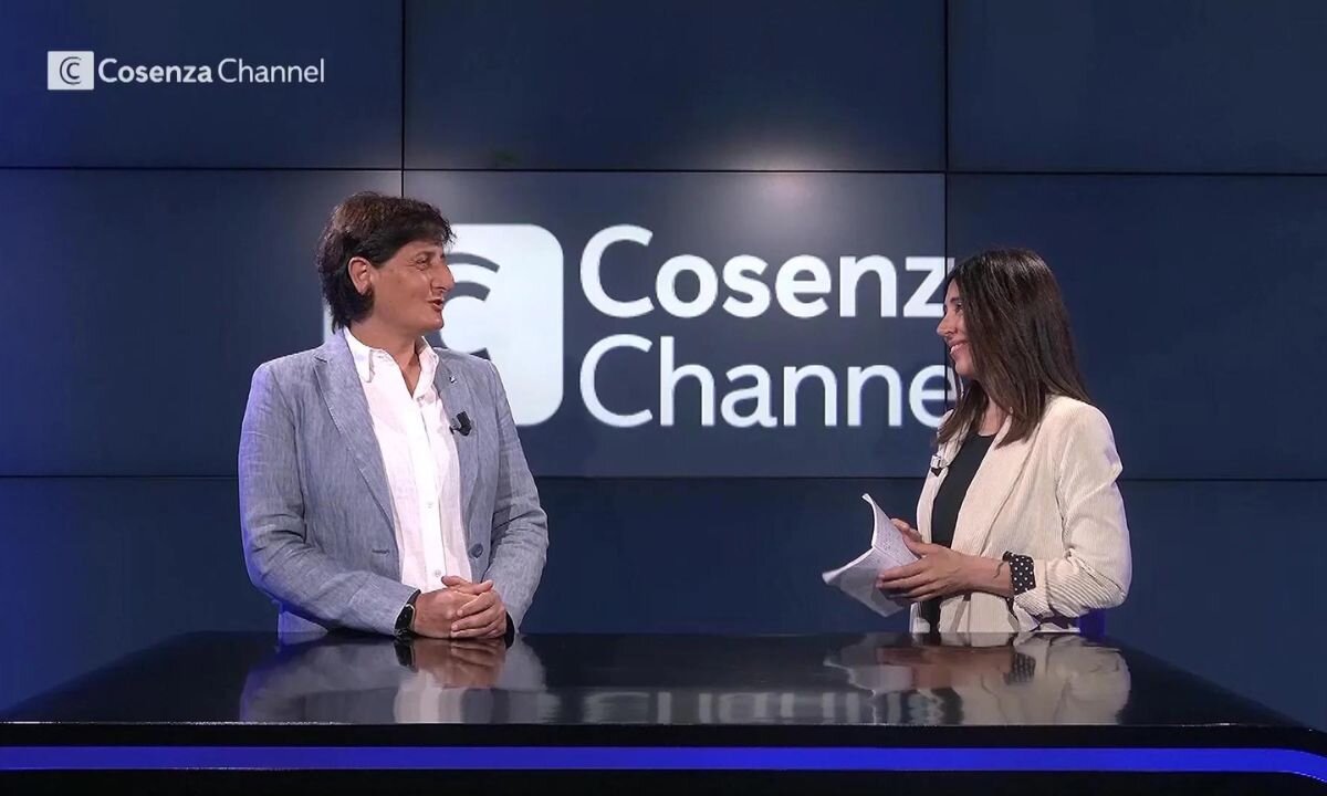 Calcio femminile, il cielo è azzurro sopra Cosenza: al Marulla la qualificazione a Euro 2025 | VIDEO