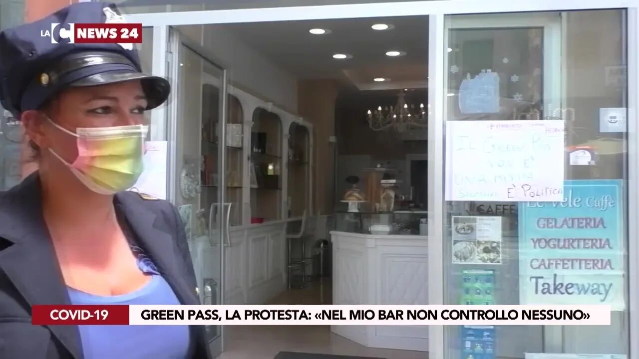 Green pass, la protesta: «Nel mio bar non controllo nessuno»