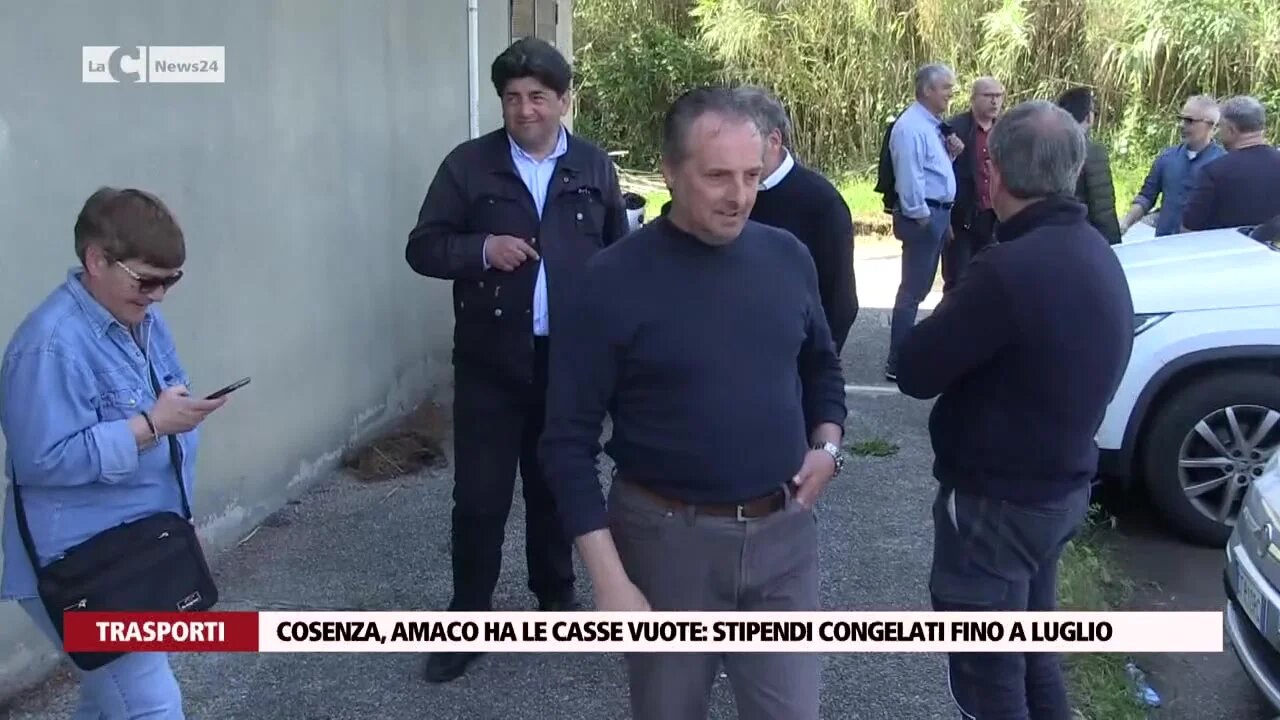 Cosenza, Amaco ha le casse vuote: stipendi congelati fino a luglio