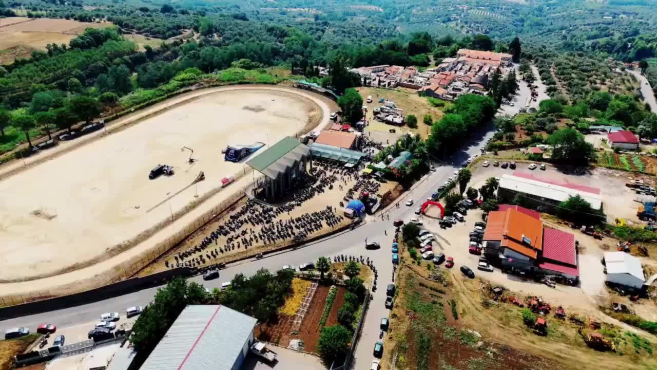 L'amore per le due ruote infiamma Rombiolo: tutto pronto per la 17esima edizione del motoraduno - VIDEO