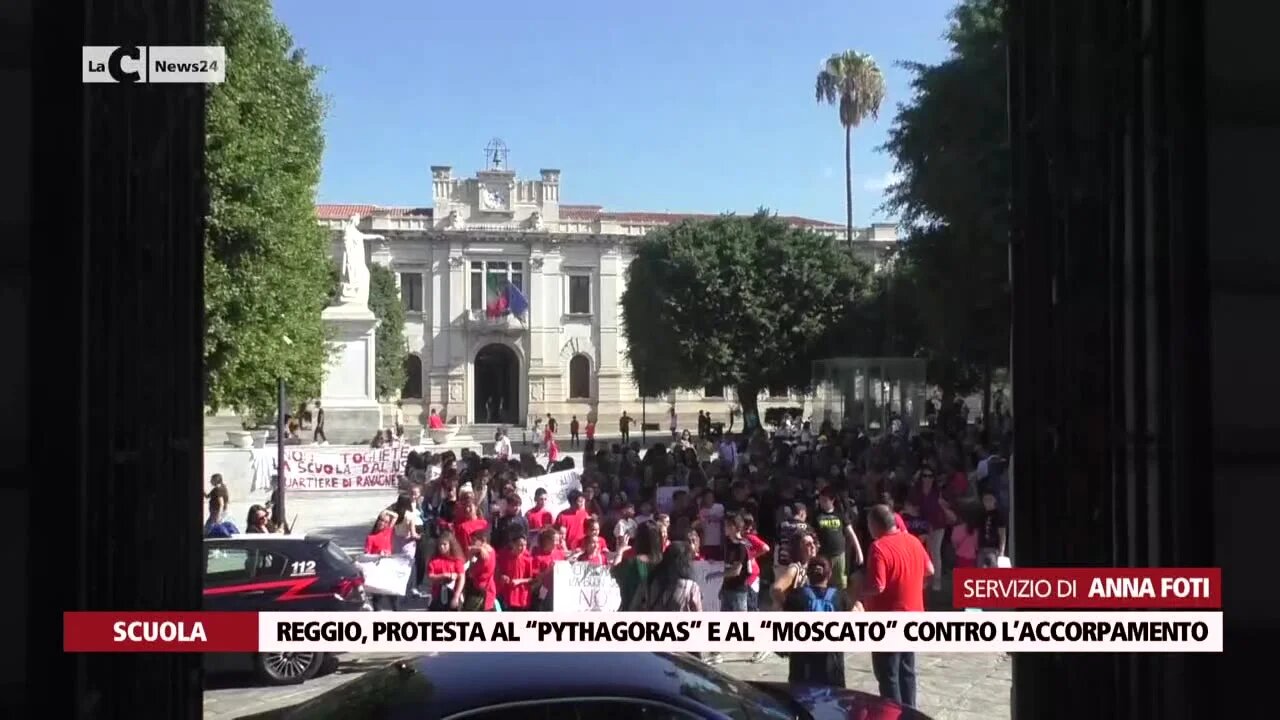 Reggio, protesta al “Pythagoras” e al “Moscato” contro l’accorpamento