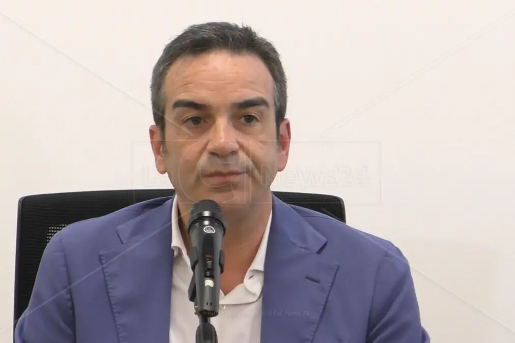 La clamorosa decisione del presidente Occhiuto: «Mi dimetto e mi ricandido, non mi fermeranno» - VIDEO