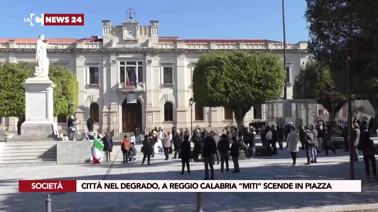 Città nel degrado, a Reggio Calabria “Miti” scende in piazza