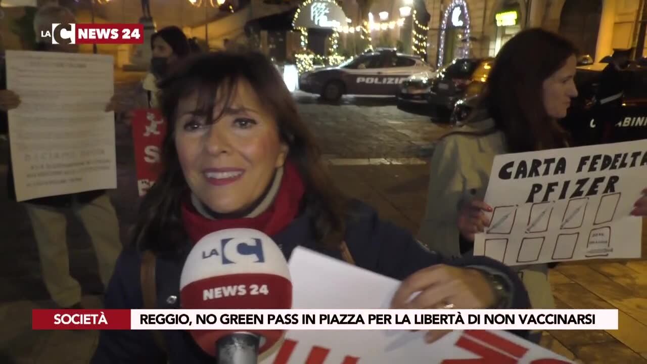 Reggio, no green pass in piazza per la libertà di non vaccinarsi
