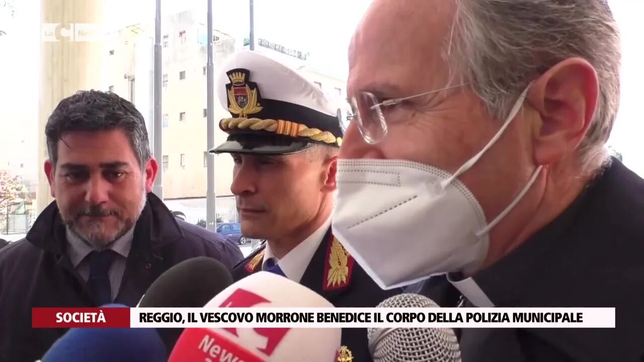 Reggio, il vescovo Morrone benedice il corpo della polizia municipale