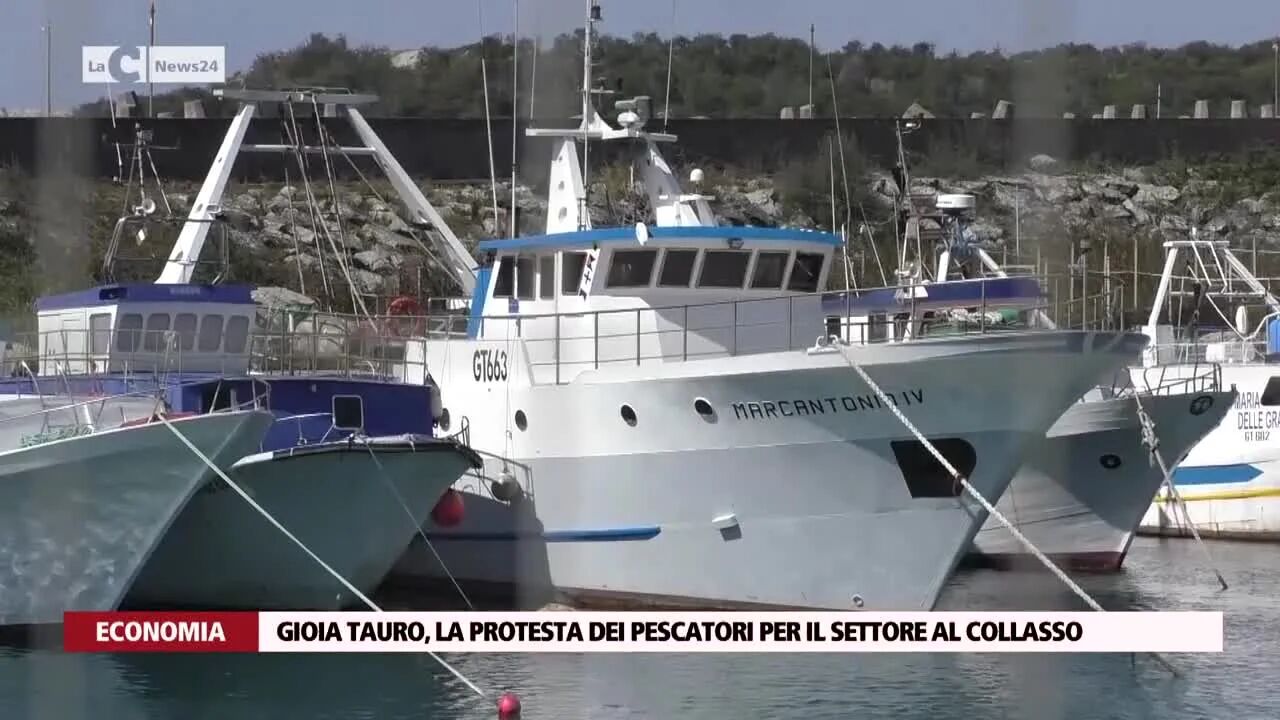 Caro gasolio, a Gioia Tauro la marineria protesta e blocca i pescherecci