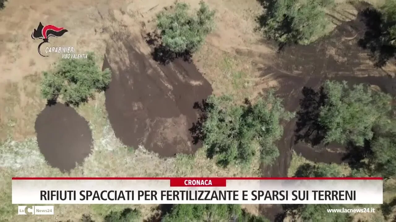 Rifiuti spacciati per fertilizzante e sparsi sui terreni