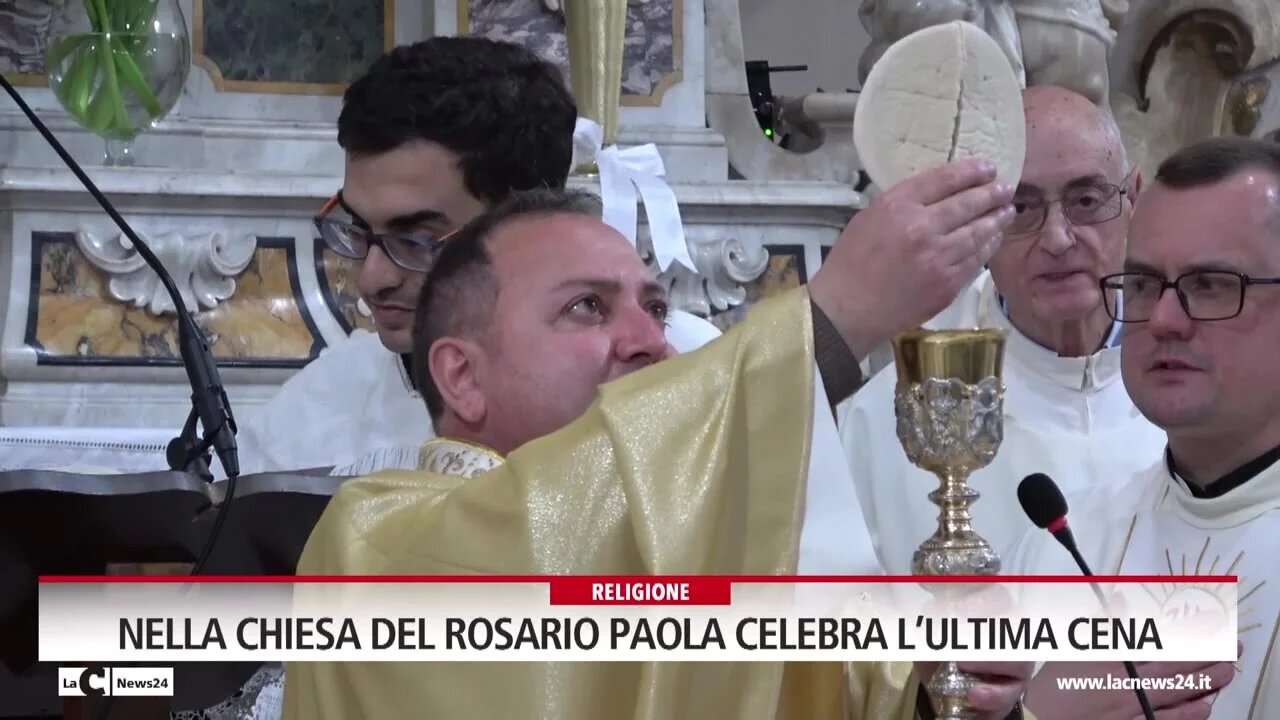 Lavanda dei piedi dedicata ai bambini nella liturgia del Giovedì Santo al Rosario di Paola