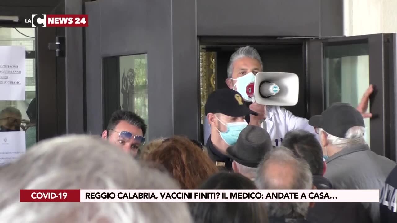 Reggio Calabria, vaccini finiti? Il medico: «Andate a casa»