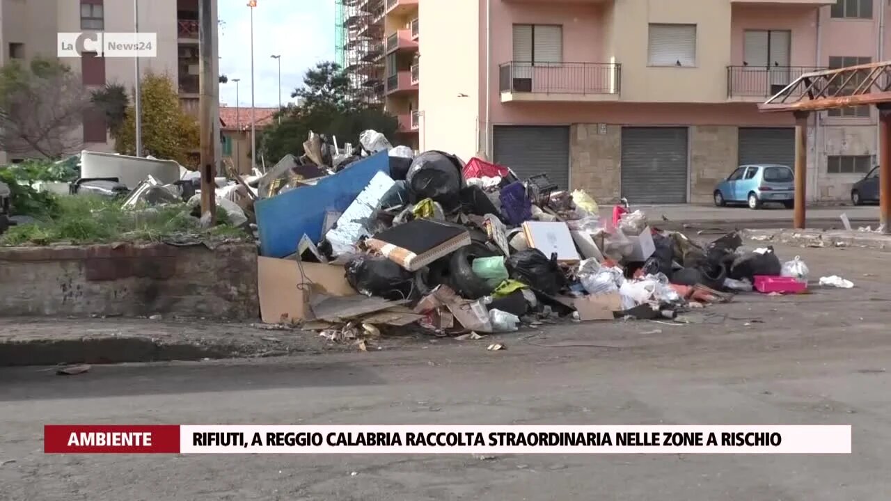 Rifiuti, a Reggio Calabria raccolta straordinaria nelle zone a rischio