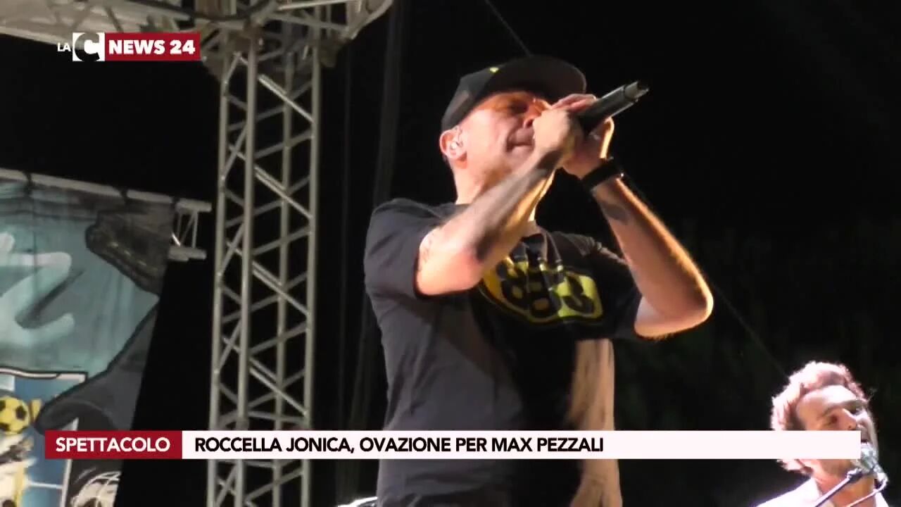 Roccella Jonica, ovazione per Max Pezzali