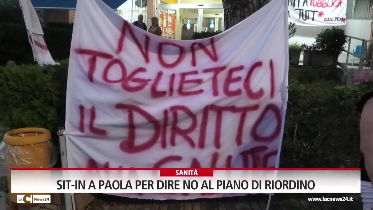 Sit-in a Paola per dire no al piano di riordino