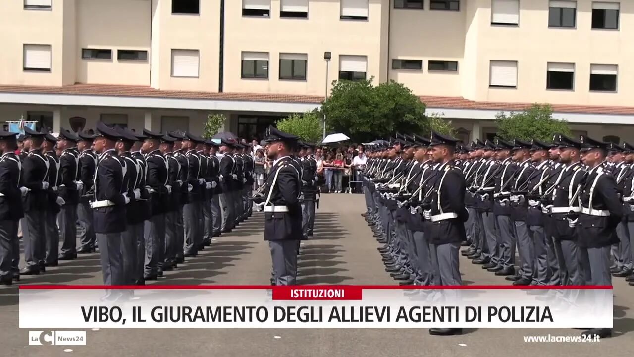 Vibo, il giuramento degli allievi agenti di polizia