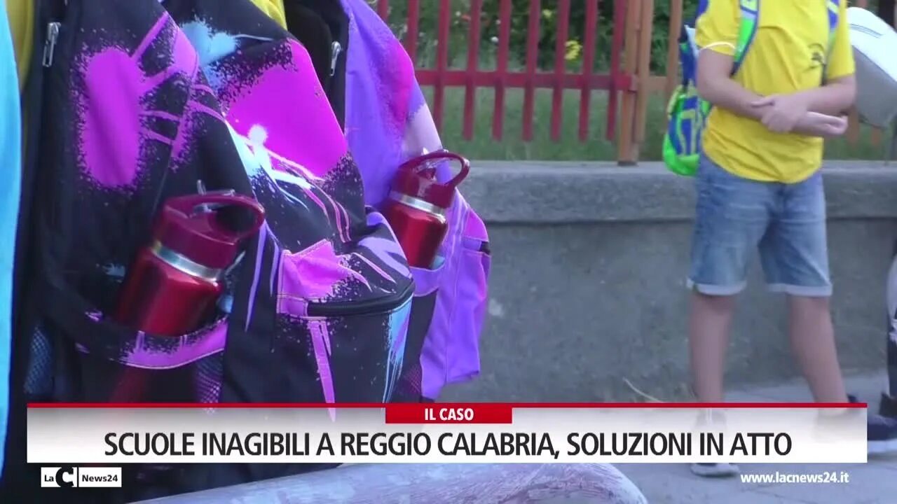 Scuole inagibili a Reggio Calabria, soluzioni in atto