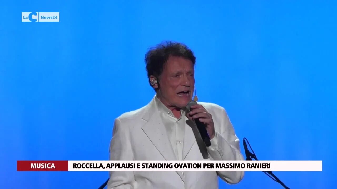Roccella, applausi e standing ovation per Massimo Ranieri