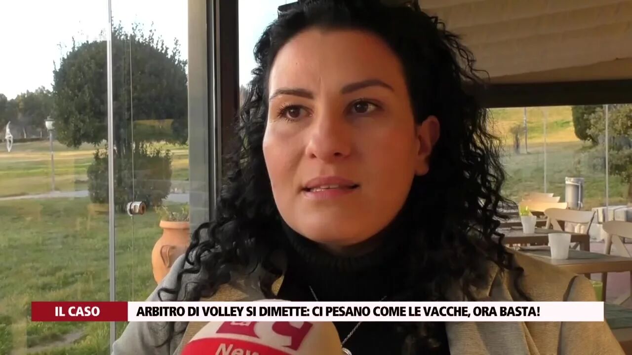 Arbitro di Volley si dimette: ci pesano come le vacche, ora basta!
