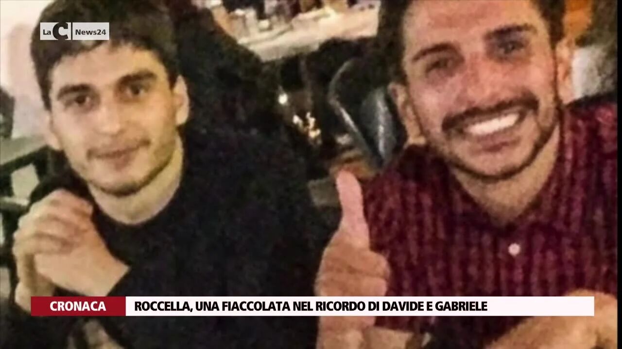 Roccella, una fiaccolata nel ricordo di Davide e Gabriele