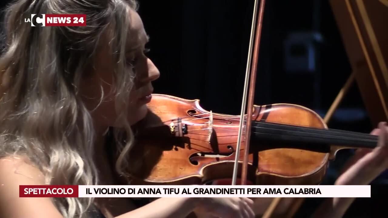 Il violino di Anna Tifu al Grandinetti per Ama Calabria